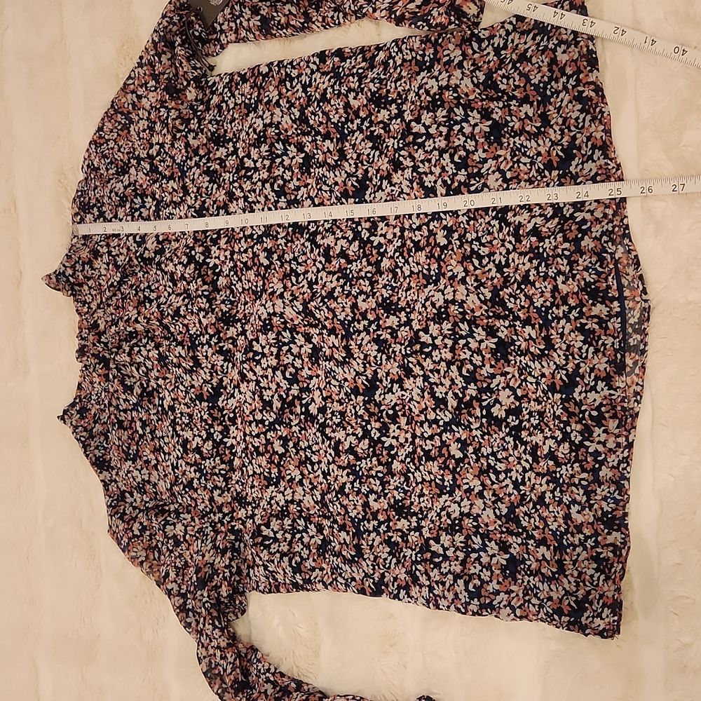 Vince Camuto Fresh Blooms Print 3/4 Sleeve Button Shoulder Chiffon Blouse size M - Picture 10 of 14